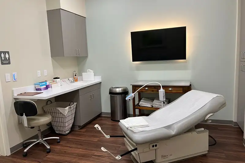 Fertility clinic exam room at Positive Steps Fertility for advanced fertility evaluations and minimally invasive fertility surgery procedures